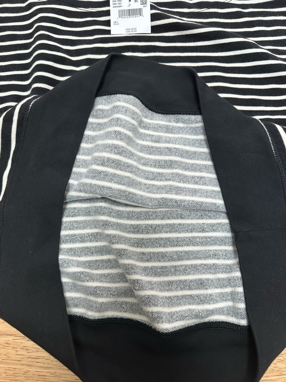 American Eagle Black and White Striped Top - Picture 5 of 5